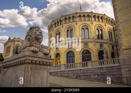 Oslo - 12. Februar 2023: Das Parlamentsgebäude von Oslo, Norwegen Stockfoto