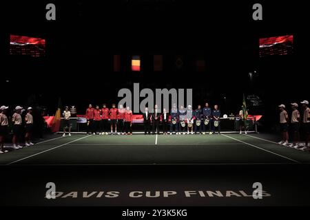 Bologna, Italien. September 2024. Am 14. September 2024 stehen Raphael Collignon (Belgien) und Joao Fonseca (Brasilien) in der Unipol Arena in Bologna (Italien) an 2024. Sport - Tennis. (Foto: Massimo Paolone/LaPresse) Credit: LaPresse/Alamy Live News Stockfoto