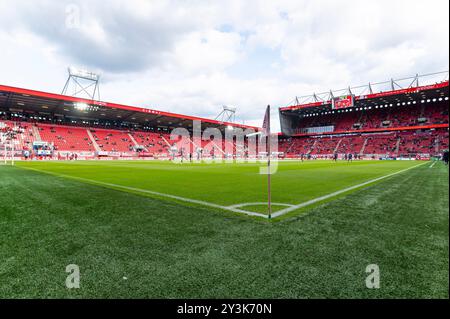 Enschede, Niederlande. September 2024. ENSCHEDE, Stadion Grolsch Veste, 14-09-2024, Saison 2024/2025, niederländischer Eredivisie Fußball während des Spiels Twente - PEC Übersicht Stadion Credit: Pro Shots/Alamy Live News Stockfoto