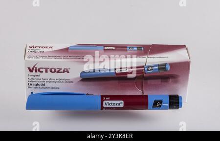 Istanbul, Türkei 27. April 2024; VICTOZA-Medikament mit Liraglutid-Wirkstoff von Novo Nordisk, zur Behandlung von Diabetes mellitus Typ 2, Stockfoto