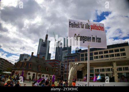 Frankfurt am Main, Deutschland. September 2024. Der zweite Jahrestag des Mordes an Jina-Mahsa Amini und allen Märtyrern der "Frau, Leben, frei" Stockfoto