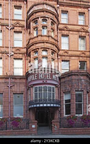 Leeds, West yorkshire, vereinigtes Königreich, 25. august 2021: Vordereingang des historischen Metropole-Hotels an der King Street im Stadtzentrum von leeds Stockfoto