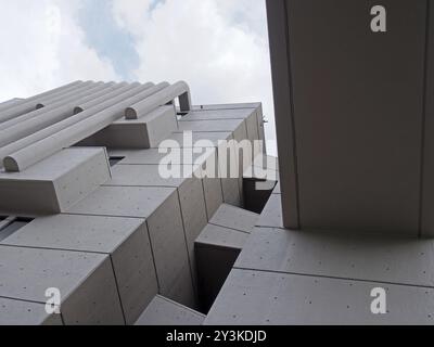 Leeds, West yorkshire, united Kingdom, 24. juli 2019: Close up architektonischer Details des roger stevens, der ein Gebäude aus den 1960er Jahren an der un baute Stockfoto