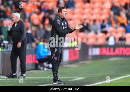 Gary Caldwell Manager von Exeter City während des Spiels der Sky Bet League 1 Blackpool gegen Exeter City in Bloomfield Road, Blackpool, Großbritannien, 14. September 2024 (Foto: Gareth Evans/News Images) Stockfoto