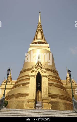 Das Wat Phra Kaew in der Nähe des königlichen Palastes, Bangkok, Thailand, Asien Stockfoto