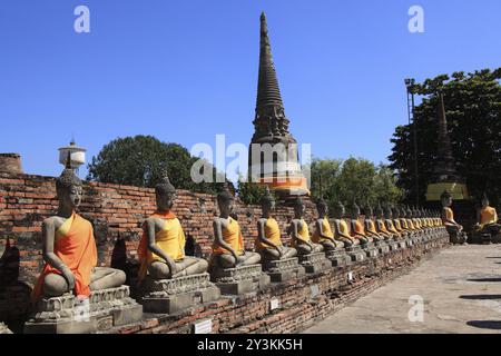 Der historische Park von Ayutthaya umfasst die Ruinen der Altstadt von Ayutthaya, Thailand, die 1350 von König Ramathibodi I. gegründet wurde und die Kappe war Stockfoto