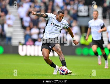 Nathaniel MENDEZ-LAING (Derby County) überquert den Ball während des Sky Bet Championship Matches Derby County gegen Cardiff City im Pride Park Stadium, Derby, Großbritannien, 14. September 2024 (Foto: Mark Dunn/News Images) Stockfoto