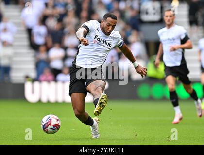 Nathaniel MENDEZ-LAING (Derby County) kreuzt den Ball während des Sky Bet Championship Matches Derby County gegen Cardiff City im Pride Park Stadium, Derby, Großbritannien, 14. September 2024 (Foto: Mark Dunn/News Images) in, am 14. September 2024. (Foto: Mark Dunn/News Images/SIPA USA) Credit: SIPA USA/Alamy Live News Stockfoto