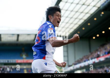 Blackburn, Großbritannien. September 2024. Yuki Ohashi von den Blackburn Rovers feiert, nachdem er seinem Team das 2. Tor geschossen hat. EFL Skybet Championship Match, Blackburn Rovers gegen Bristol City im Ewood Park in Blackburn, Lancashire am Samstag, den 14. September 2024. Dieses Bild darf nur für redaktionelle Zwecke verwendet werden. Nur redaktionelle Verwendung.PIC von Chris Stading/Andrew Orchard Sportfotografie/Alamy Live News Credit: Andrew Orchard Sportfotografie/Alamy Live News Stockfoto
