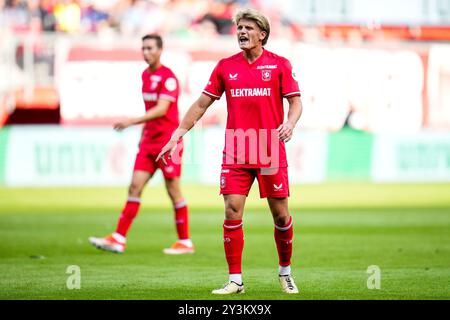 Enschede, Niederlande. September 2024. ENSCHEDE, NIEDERLANDE - 14. SEPTEMBER: SEM Steijn vom FC Twente ruft während des niederländischen Eredivisie-Spiels zwischen FC Twente und PEC Zwolle in de Grolsch Veste am 14. September 2024 in Enschede, Niederlande. (Foto von Rene Nijhuis/Orange Pictures) Credit: dpa/Alamy Live News Stockfoto