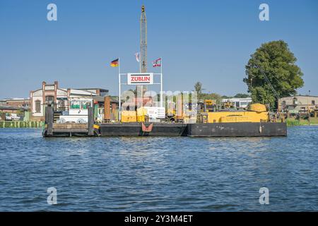 Züblin Spezialtiefbau, Mertensstraße, Havel, Spandau, Berlin, Deutschland *** Züblin Spezialtiefbau, Mertensstraße, Havel, Spandau, Berlin, Deutschland Stockfoto