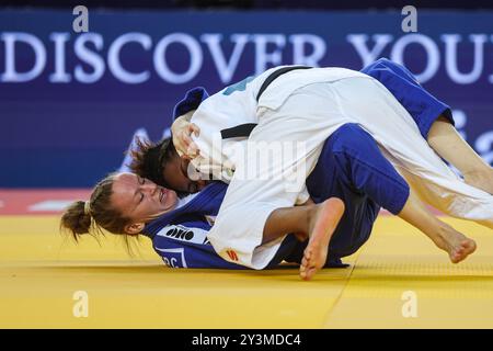 Zagreb, Kroatien. September 2024. ZAGREB, KROATIEN - 14. SEPTEMBER: Nauana Silva aus Brasilien tritt 2024 am 14. September 2024 in Zagreb in der Arena Zagreb gegen Geke Van den Berg aus den Niederlanden (blau) im 63 kg Bronzemedaillenspiel der Frauen an. Foto: Luka Stanzl/PIXSELL Credit: Pixsell/Alamy Live News Stockfoto