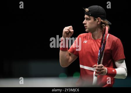 Bologna, Italien. September 2024. Zizou Bergs feiert während des Davis Cup Finals Group 2024 Ein Spiel zwischen Zizou Bergs (Belgien) und Thiago Monteiro (Brasilien) in der Unipol Arena, Bologna, Italien - 14. September 2024. Sport - Tennis. (Foto: Massimo Paolone/LaPresse) Credit: LaPresse/Alamy Live News Stockfoto