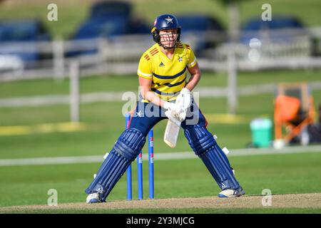 Beckenham, Großbritannien. 14. September 2024. Alice Davidson-Richards von den South East Stars spielt beim Halbfinalspiel der Rachel Heyhoe-Flint Trophy zwischen den South East Stars und den Southern Vipers auf dem Kent County Ground. Quelle: Dave Vokes/Alamy Live News Stockfoto