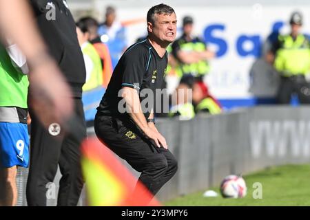 Manager Michael Skubala (Manager Lincoln City) sieht beim Spiel der Sky Bet League 1 zwischen Peterborough und Lincoln City in der London Road, Peterborough, am Samstag, den 14. September 2024 an. (Foto: Kevin Hodgson | MI News) Credit: MI News & Sport /Alamy Live News Stockfoto