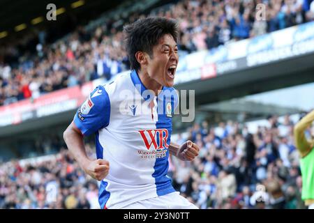Blackburn, Großbritannien. September 2024. Yuki Ohashi von den Blackburn Rovers feiert, nachdem er seinem Team das 2. Tor geschossen hat. EFL Skybet Championship Match, Blackburn Rovers gegen Bristol City im Ewood Park in Blackburn, Lancashire am Samstag, den 14. September 2024. Dieses Bild darf nur für redaktionelle Zwecke verwendet werden. Nur redaktionelle Verwendung.PIC von Chris Stading/Andrew Orchard Sportfotografie/Alamy Live News Credit: Andrew Orchard Sportfotografie/Alamy Live News Stockfoto