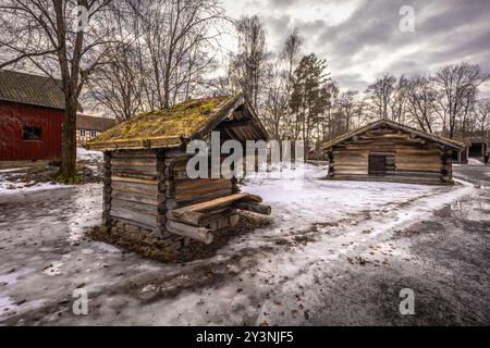 Oslo - 11. Februar 2023: Traditionelle skandinavische Gebäude im Oslo Open Air Museum in Oslo, Norwegen Stockfoto