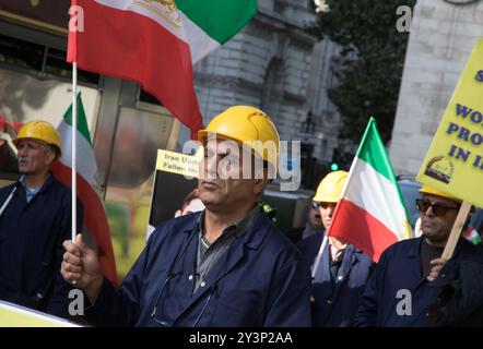 Westminster, London, Großbritannien. September 2024. Iraner, die in Großbritannien leben, protestieren außerhalb des offiziellen Wohnsitzes des britischen Premierministers gegen das Versagen westlicher Führer, gegen das iranische Regime vorzugehen, das sie des Mordes und der Folter ihrer Landsleute im Iran beschuldigen. Quelle: Newspics UK London/Alamy Live News Stockfoto