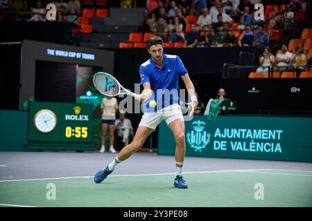 Arthur Rinderknech von Frankreich im Kampf gegen Jiri Lehecka von der tschechischen Mannschaft während des Davis Cup Finale Gruppe B Einzelspiels am 14. September 2024 in Pabellon Fuente de San Luis (Valencia). Jiri Lehecka vom tschechischen Team gewann am 6. Und 4. Februar 7/5 (Foto: /SIPA USA) Credit: SIPA USA/Alamy Live News Stockfoto