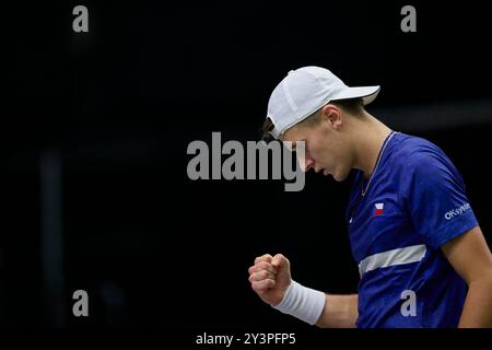 Jiri Lehecka von der tschechischen Mannschaft in Aktion gegen Arthur Rinderknech von Frankreich während des Davis Cup Finale Gruppe B Einzelspiels am 14. September 2024 in Pabellon Fuente de San Luis (Valencia). Jiri Lehecka vom tschechischen Team gewann am 6. Und 4. Februar 7/5 (Foto: /SIPA USA) Credit: SIPA USA/Alamy Live News Stockfoto