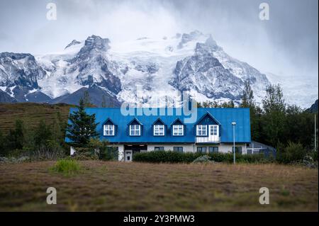 Isländischer Permafrost und Eisberg in der Nähe der Gletscherlagune Jukulsarlon Stockfoto