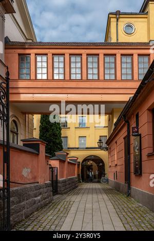 Knäppingsborg Stadtblock an einem ruhigen Nachmittag im September in Norrköping. Norrköping ist eine historische Industriestadt in Schweden. Stockfoto