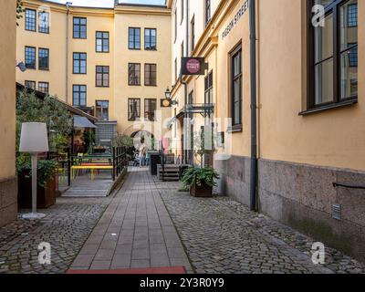 Knäppingsborg Stadtblock an einem ruhigen Nachmittag im September in Norrköping. Norrköping ist eine historische Industriestadt in Schweden. Stockfoto