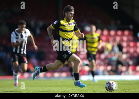 Barrow's Kian Spence während des Spiels der Sky Bet League 2 zwischen Grimsby Town und Barrow im Blundell Park, Cleethorpes am Samstag, den 14. September 2024. (Foto: Michael Driver | MI News) Credit: MI News & Sport /Alamy Live News Stockfoto