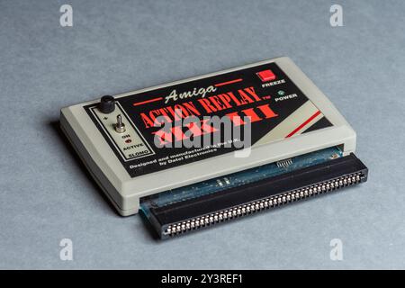 Göteborg, Schweden - 20. August 2019: Göteborg, Schweden ? August 2019: Action Replay mk III Erweiterungsplatine für Commodore Amiga 500 Computer. Stockfoto