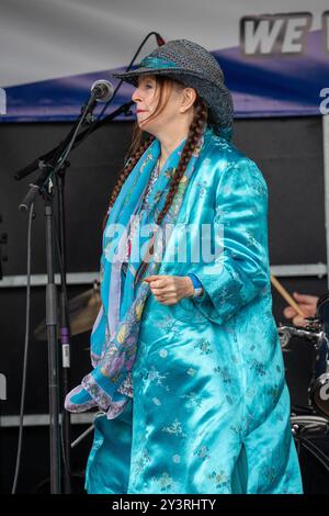 Glasgow, Schottland, Großbritannien. September 2024. Hoffnung über Angst Kundgebung auf dem George Square, 10 Jahre seit dem Unabhängigkeitsreferendum 2014. Gutschrift R.. Gass/Alamy Live News Stockfoto