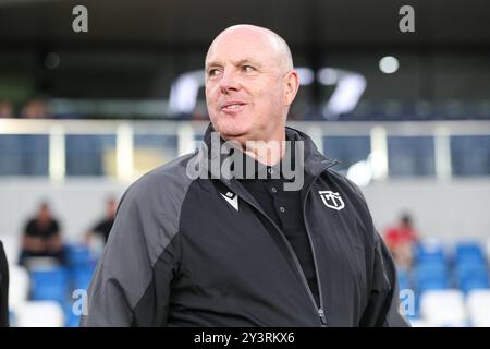 Der Cheftrainer des FC Torpedo Kutaisi Steve Kean beim Spiel der georgischen Fußballliga 2024 zwischen dem FC Dinamo Tbilisi und dem FC Torpedo Kutaisi in der Boris Paitchadze Dinamo Arena am 18. August 2024 in Tiflis, Georgien. Tbilisi Dinamo Arena benannt nach Boris Paichadze, Akaki Tsereteli Avenue, Didube, Tiflis, 0154, Georgia Georgia Copyright: xArturxStabulnieksx 651959 Stockfoto