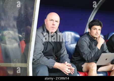 Der Cheftrainer des FC Torpedo Kutaisi Steve Kean beim Spiel der georgischen Fußballliga 2024 zwischen dem FC Dinamo Tbilisi und dem FC Torpedo Kutaisi in der Boris Paitchadze Dinamo Arena am 18. August 2024 in Tiflis, Georgien. Tbilisi Dinamo Arena benannt nach Boris Paichadze, Akaki Tsereteli Avenue, Didube, Tiflis, 0154, Georgia Georgia Copyright: xArturxStabulnieksx 652349 Stockfoto