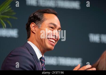 Austin Texas USA, 6. September 2024: Der ehemalige US-Minister für Wohnungsbau und Stadtentwicklung JULIAN CASTRO spricht am zweiten Tag des 14. Jährlichen Texas Tribune Festivals in der Innenstadt von Austin. Das Festival bringt Politiker und einflussreiche Denker aus dem öffentlichen Dienst zusammen, um aktuelle Ereignisse und Politik zu diskutieren. Castro leitet derzeit die Latino Community Foundation. ©Bob Daemmrich Stockfoto