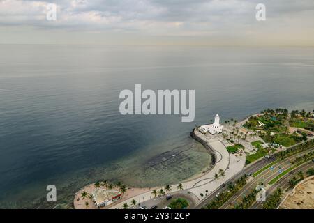 Jeddah, Saudi-Arabien, 6. Februar 2023 - jeddah Corniche, Blick aus der Vogelperspektive jeddah Waterfront, Rotes Meer Küste Stockfoto