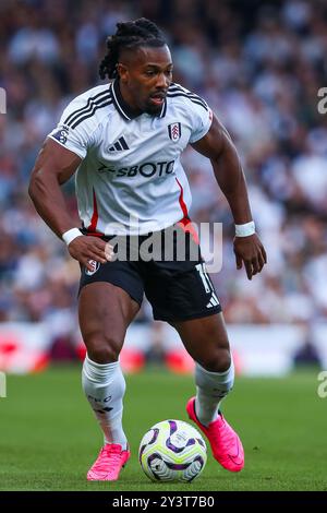 London, Großbritannien. September 2024. Adama Traore of Fulham spielt mit dem Ball während des Premier League-Spiels Fulham gegen West Ham United am 14. September 2024 in Craven Cottage, London, Großbritannien (Foto: Izzy Poles/News Images) in London, Großbritannien am 14. September 2024. (Foto: Izzy Poles/News Images/SIPA USA) Credit: SIPA USA/Alamy Live News Stockfoto