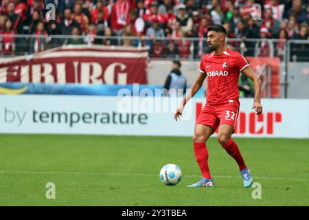 Freiburg, Deutschland. September 2024. Vincenzo Grifo (SC Freiburg) beim Spiel der 1. FBL: 24-25:3. Sptg. SC Freiburg - VfL Bochum DFL-VORSCHRIFTEN VERBIETEN JEDE VERWENDUNG VON FOTOGRAFIEN ALS BILDSEQUENZEN UND/ODER QUASI-VIDEONann Credit: dpa/Alamy Live News Stockfoto