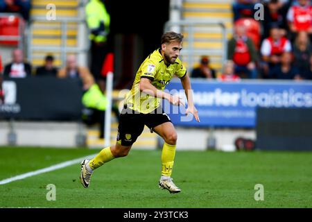 AESSEAL New York Stadium, Rotherham, England - 14. September 2024 Jack Cooper-Love (16) von Burton Albion - während des Spiels Rotherham United gegen Burton Albion, Sky Bet League One, 2024/25, AESSEAL New York Stadium, Rotherham, England - 14. September 2024 Credit: Arthur Haigh/WhiteRosePhotos/Alamy Live News Stockfoto