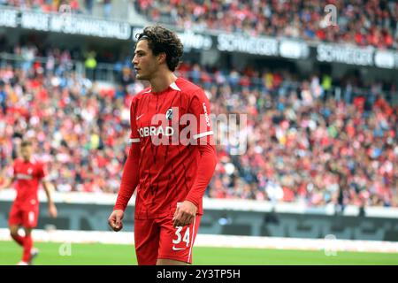 Freiburg, Deutschland. September 2024. Merlin Röhl (SC Freiburg) beim Spiel der 1. FBL: 24-25:3. Sptg. SC Freiburg - VfL Bochum DFL-VORSCHRIFTEN VERBIETEN JEDE VERWENDUNG VON FOTOGRAFIEN ALS BILDSEQUENZEN UND/ODER QUASI-VIDEONann Credit: dpa/Alamy Live News Stockfoto