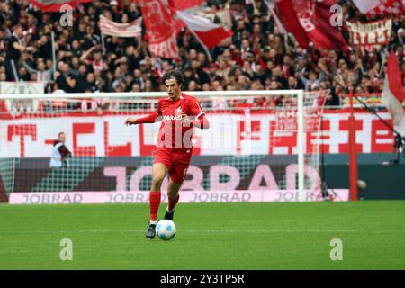 Freiburg, Deutschland. September 2024. Merlin Röhl (SC Freiburg) beim Spiel der 1. FBL: 24-25:3. Sptg. SC Freiburg - VfL Bochum DFL-VORSCHRIFTEN VERBIETEN JEDE VERWENDUNG VON FOTOGRAFIEN ALS BILDSEQUENZEN UND/ODER QUASI-VIDEONann Credit: dpa/Alamy Live News Stockfoto