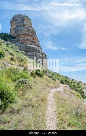 Blick auf Salto de Roldan (deutsch Roland's Leap), eine Felsformation in den Ausläufern der zentralen Pyrenäen, in Sierra und Canyons von Guara Natural Pa Stockfoto