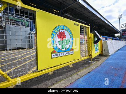 Ewood Park, Blackburn, Großbritannien. September 2024. EFL Championship Football, Blackburn Rovers gegen Bristol City; Ausstiegstor mit Vereinslogo Credit: Action Plus Sports/Alamy Live News Stockfoto