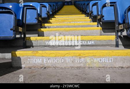 Ewood Park, Blackburn, Großbritannien. September 2024. EFL Championship Football, Blackburn Rovers gegen Bristol City; Schreiben auf der Treppe in der Tribüne bei Ewood Park Credit: Action Plus Sports/Alamy Live News Stockfoto