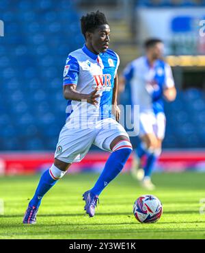 Ewood Park, Blackburn, Großbritannien. September 2024. EFL Championship Football, Blackburn Rovers gegen Bristol City; Amario Cozier Duberry von Blackburn Rovers läuft mit dem Ball Credit: Action Plus Sports/Alamy Live News Stockfoto