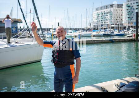 Brighton, Großbritannien. September 2024. Der Vorsitzende der Liberaldemokraten, Sir Ed Davey, Abgeordneter, kommt zur Konferenz. Die Liberaldemokraten, die drittgrößte Partei Großbritanniens, treffen sich in Brighton zu ihrer Herbstkonferenz. Quelle: SOPA Images Limited/Alamy Live News Stockfoto