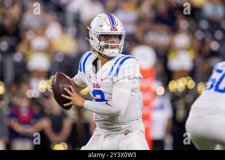 Winston-Salem, NC, USA. September 2024. Mississippi Quarterback Jaxson Dart (2) wirft gegen die Wake Forest Demon Deacons während des dritten Viertels des NCAA College Football Matches im AlLegacy Stadium in Winston-Salem, NC. (Scott Kinser/CSM). Quelle: csm/Alamy Live News Stockfoto