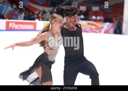 Sankt Petersburg, Russland. September 2024. Alexandra Stepanova und Ivan Bukin wurden während der Verleihung eines Rhythmus-Tanzes im Eistanz während der Vorstellung von Control Mieten russischer Eiskunstläufer im Yubileyny Sportkomplex in Aktion gesehen. (Foto: Maksim Konstantinov/SOPA Images/SIPA USA) Credit: SIPA USA/Alamy Live News Stockfoto