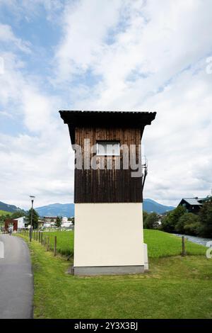 Kaprun, Österreich. 11. Juli 2024. „Zell am See, Kapruner Bergbecken, Kaprun, Österreich. Mooserboden, Wasserfallboden, Urlaub, Wanderer, Touristen, Stockfoto