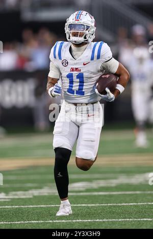 Winston-Salem, North Carolina, USA. September 2024. JORDAN WATKINS (11) spielt im ersten Quartal des Wake Forest Demon Deacons vs Ole Miss Rebels NCAA-Fußballspiels im AlLegacy Stadium in Winston-Salem, NC am 14. September 2024. (Kreditbild: © Cory Knowlton/ZUMA Press Wire) NUR REDAKTIONELLE VERWENDUNG! Nicht für kommerzielle ZWECKE! Stockfoto