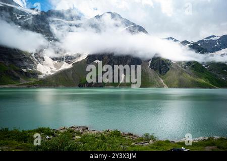 Kaprun, Österreich. 11. Juli 2024. „Zell am See, Kapruner Bergbecken, Kaprun, Österreich. Mooserboden, Wasserfallboden, Urlaub, Wanderer, Touristen, Stockfoto