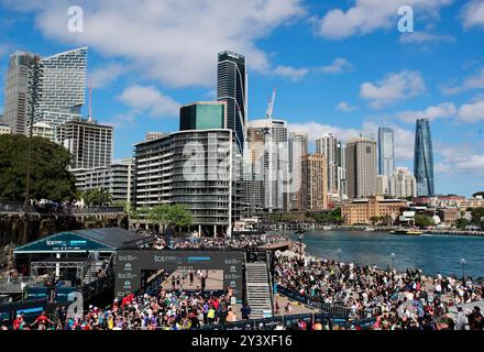 Sydney, Australien. September 2024. Die Teilnehmer laufen während des Sydney Marathons 2024 in Sydney, Australien, am 15. September 2024. Quelle: Ma Ping/Xinhua/Alamy Live News Stockfoto